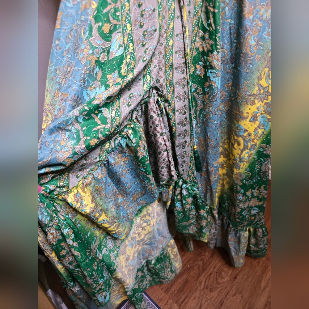 Bohemian Green Floral Maxi Dress with Lace Trim - Picture 3 of 11